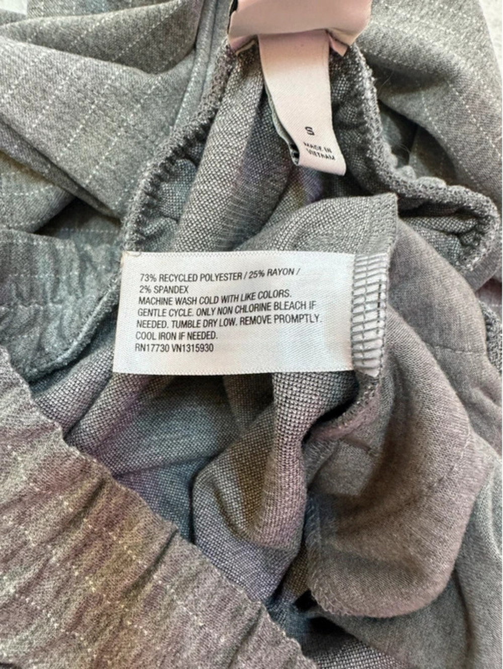 Women’s a new day gray w/white stripe soft pants small - Picture 4 of 4